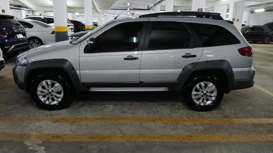 FIAT PALIO 1.8 MPI ADVENTURE WEEKEND 16V FLEX 4P AUTOMATIZADO